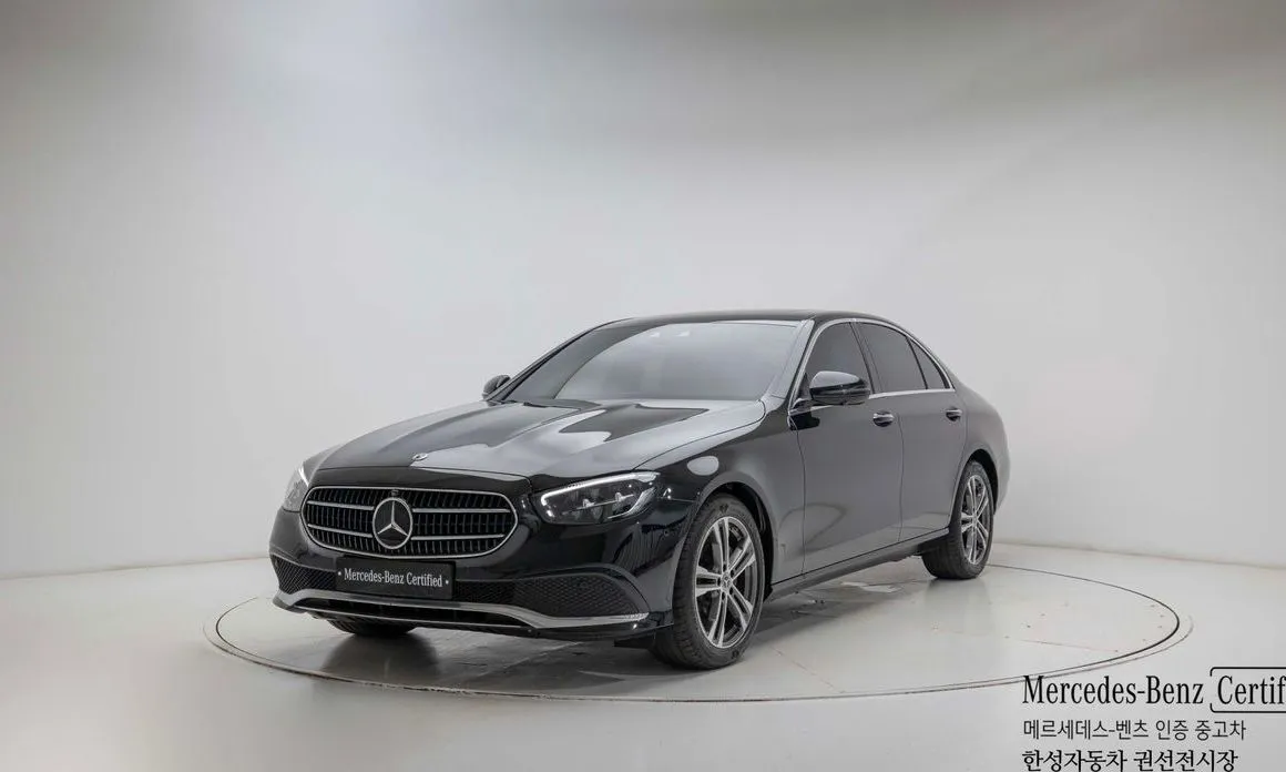 Mercedes-Benz E-Class — фото 1