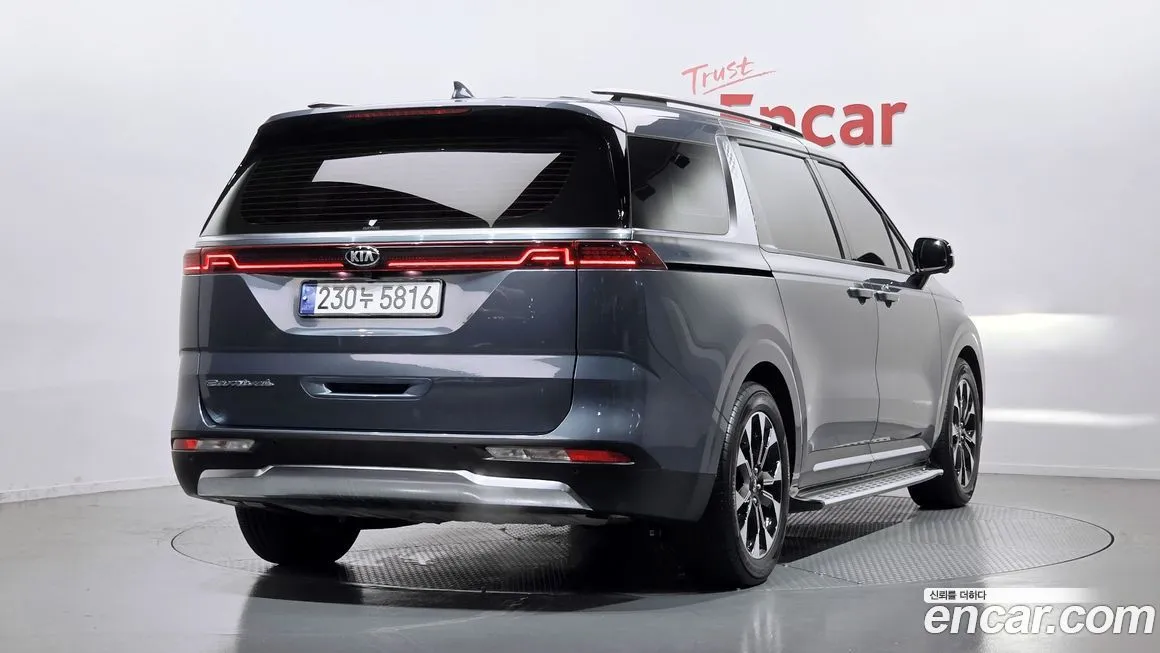 Kia Carnival — фото 4