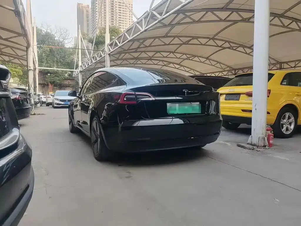 Tesla Model 3 — фото 8