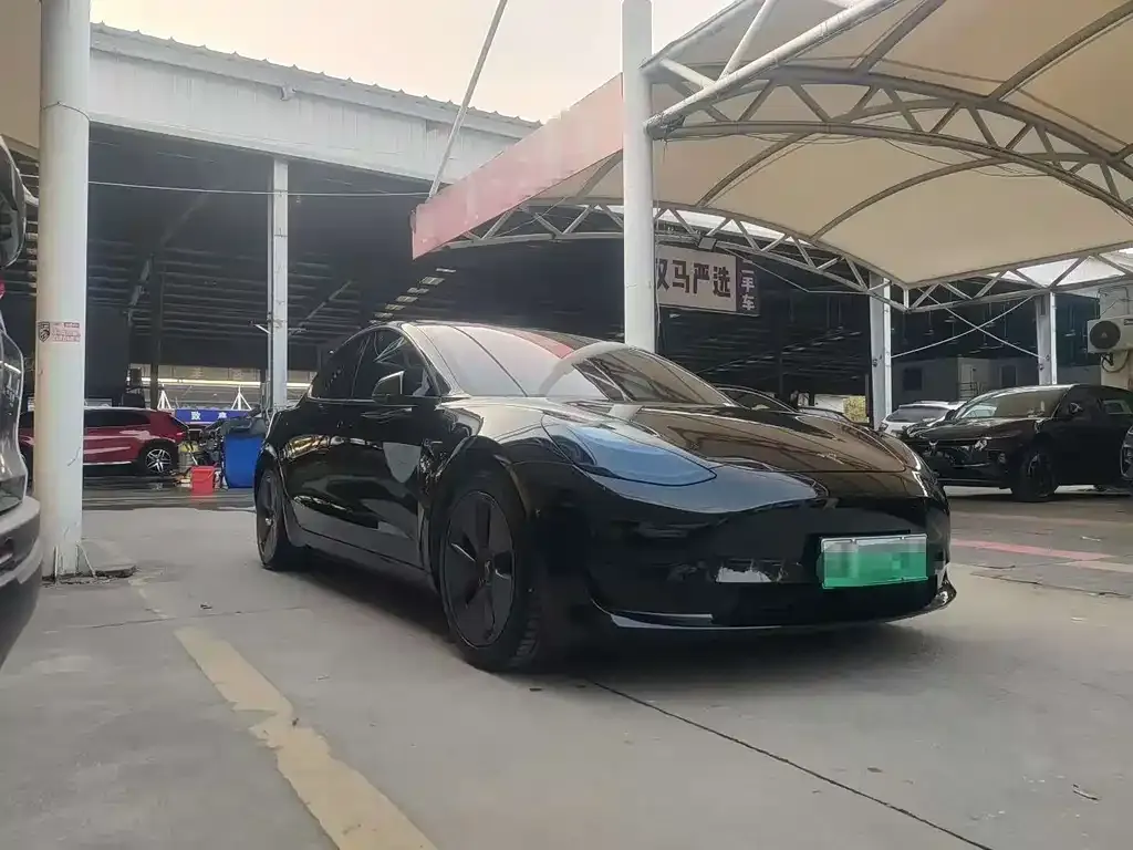 Tesla Model 3 — фото 9