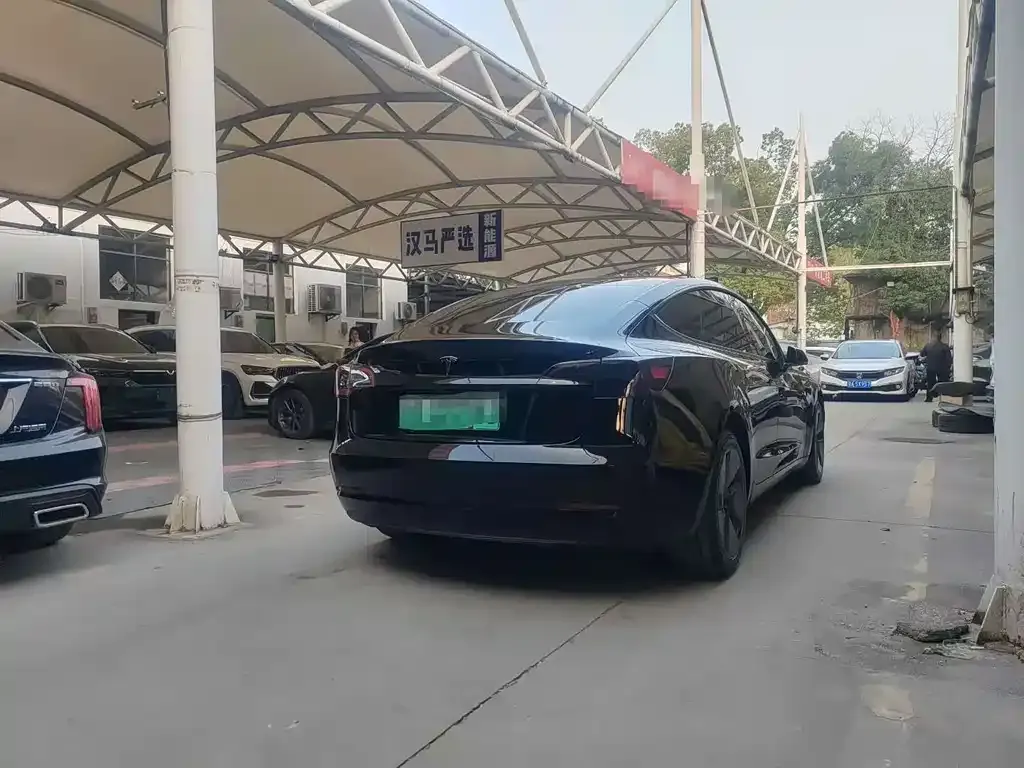 Tesla Model 3 — фото 10