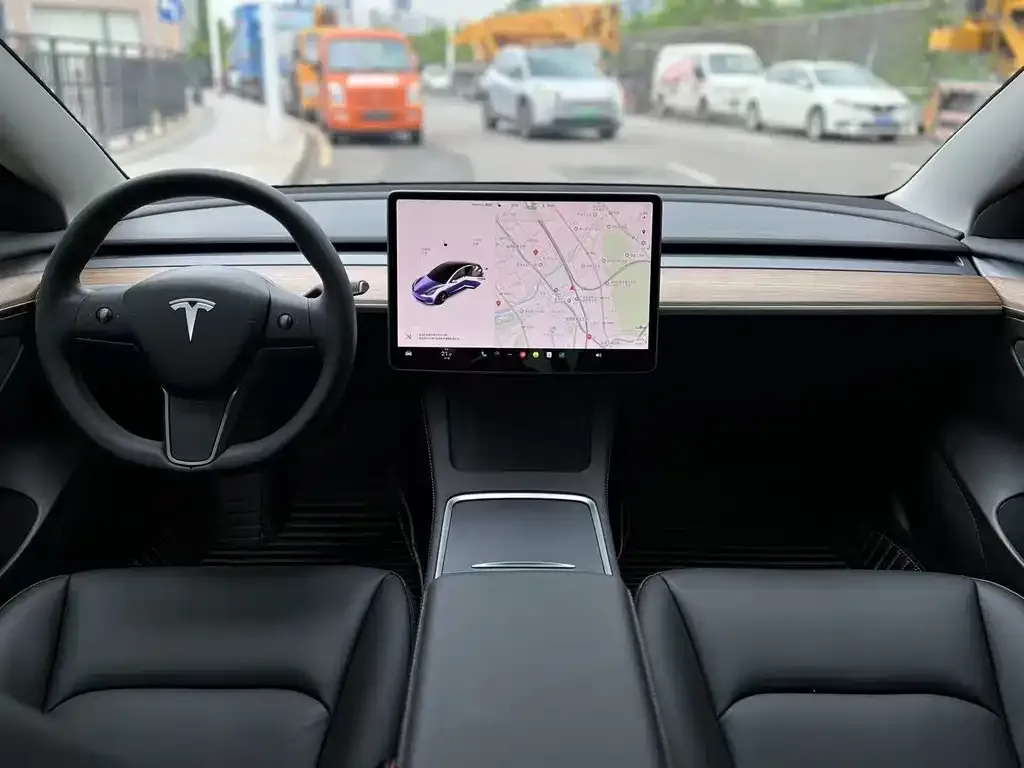 Tesla Model 3 — фото 2