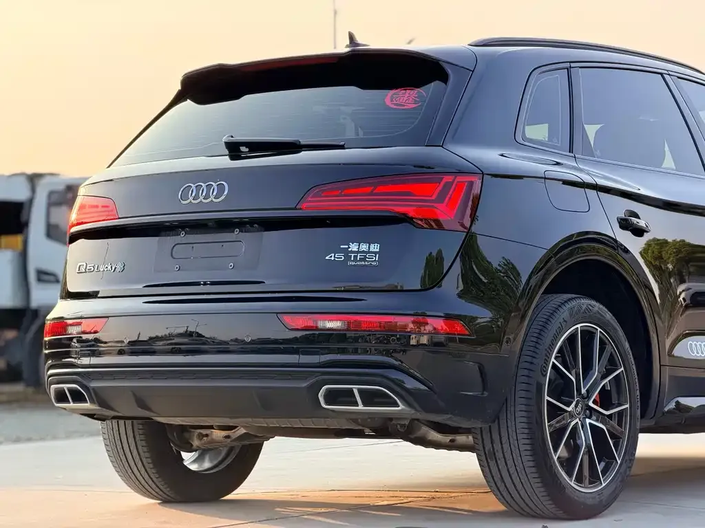Audi Q5L — фото 3