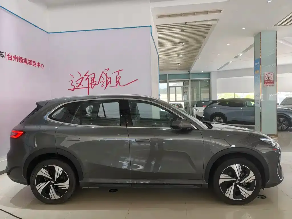 Geely Galaxy E5 — фото 10