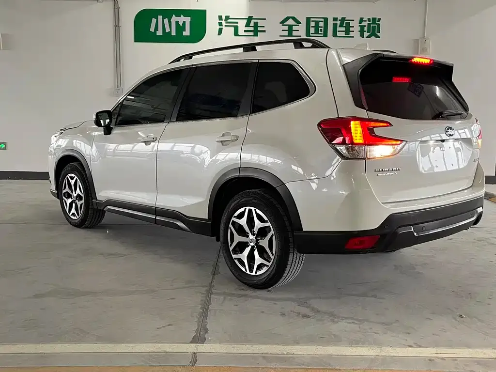 Subaru Forester — фото 4