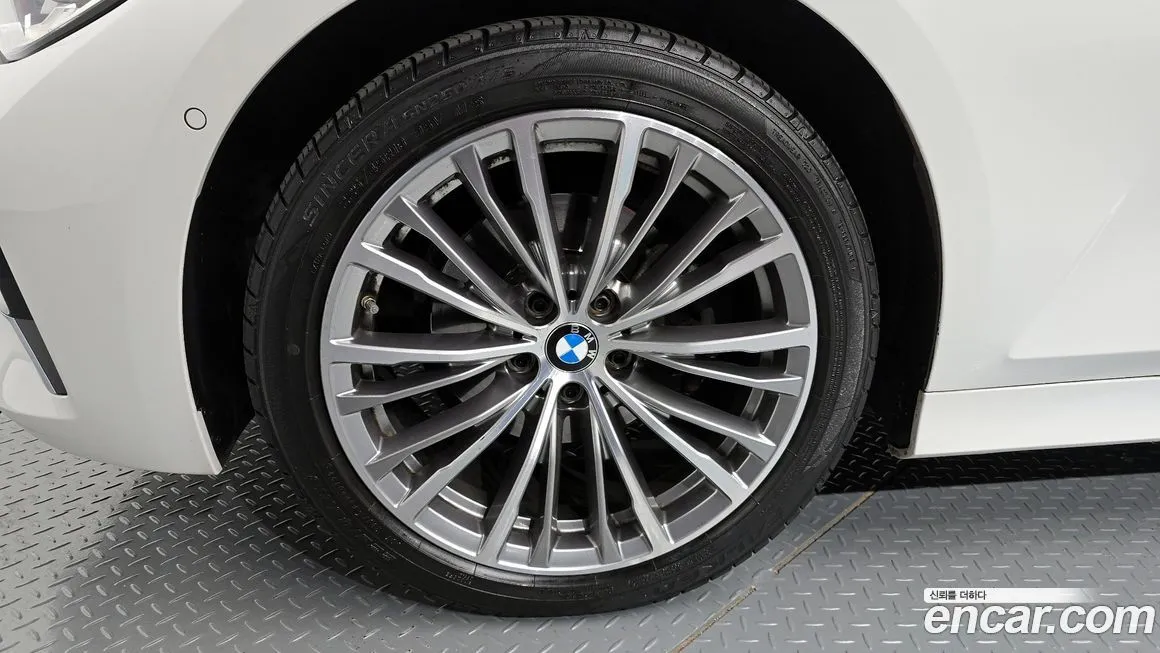 BMW 3-Series 2021 из KR, фото 8
