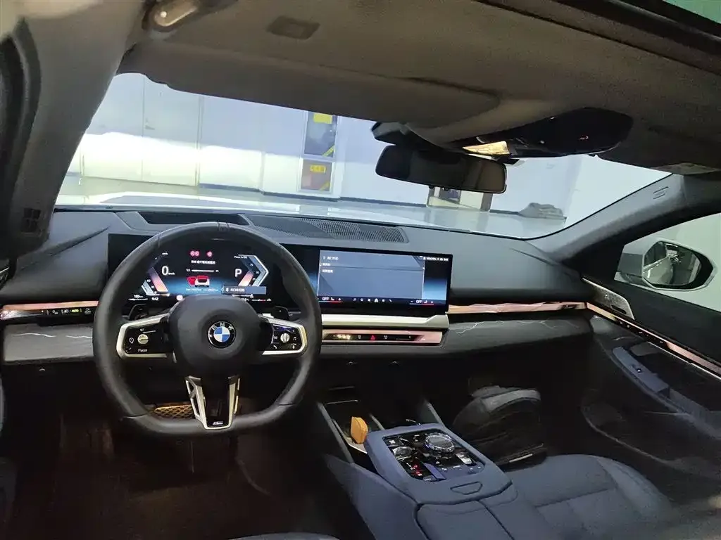 BMW 5 Series — фото 10
