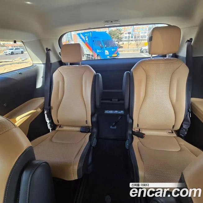 Kia Carnival — фото 2