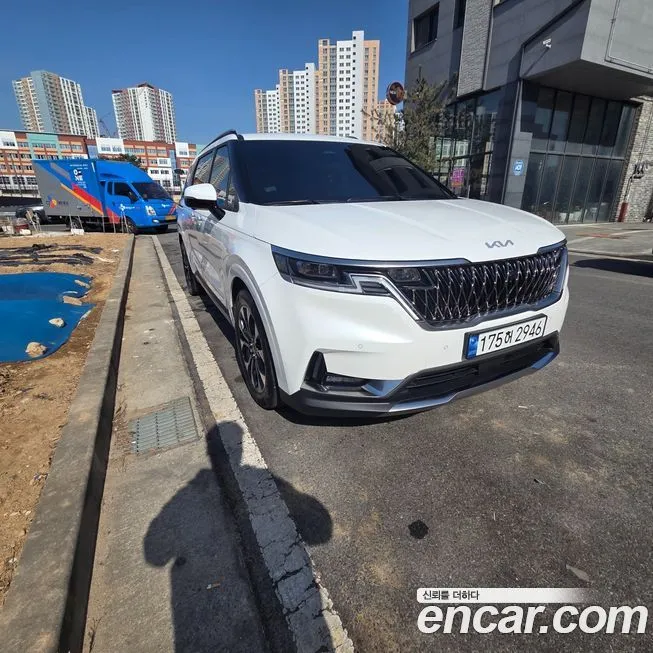 Kia Carnival — фото 1
