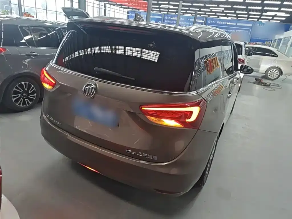 Buick GL6 2023 из CN, фото 7