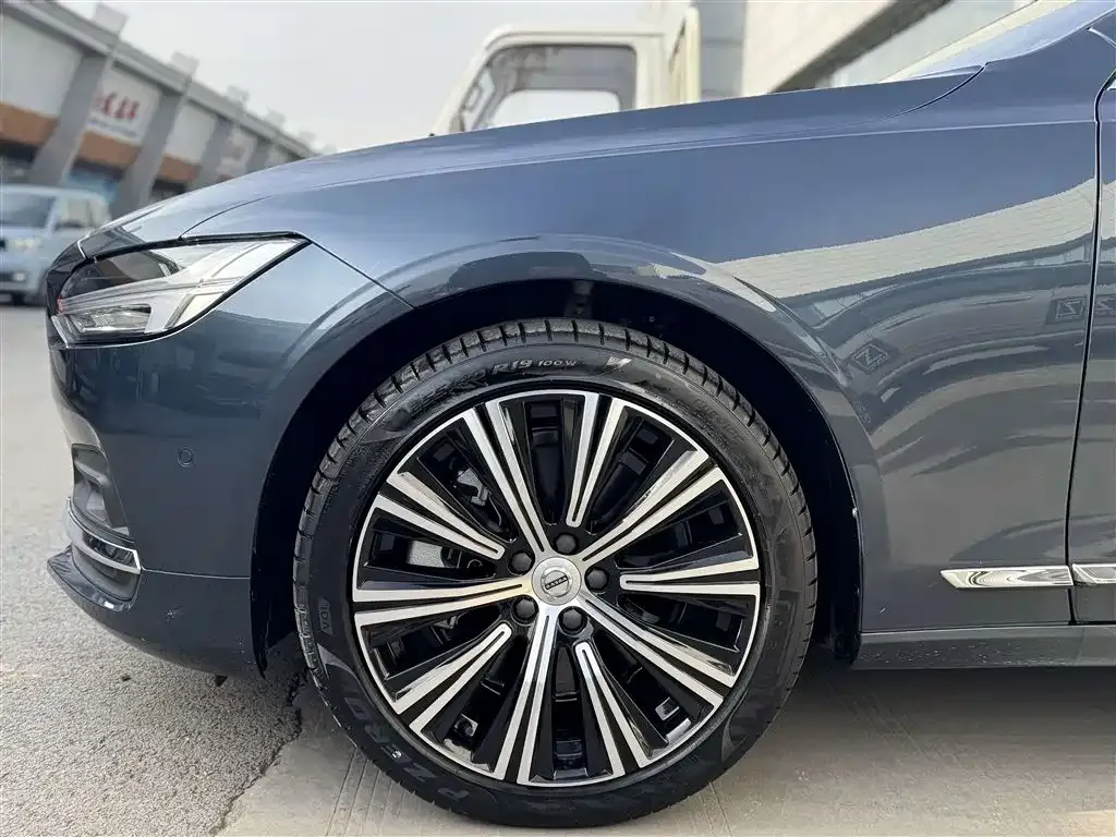 Volvo S90 — фото 9