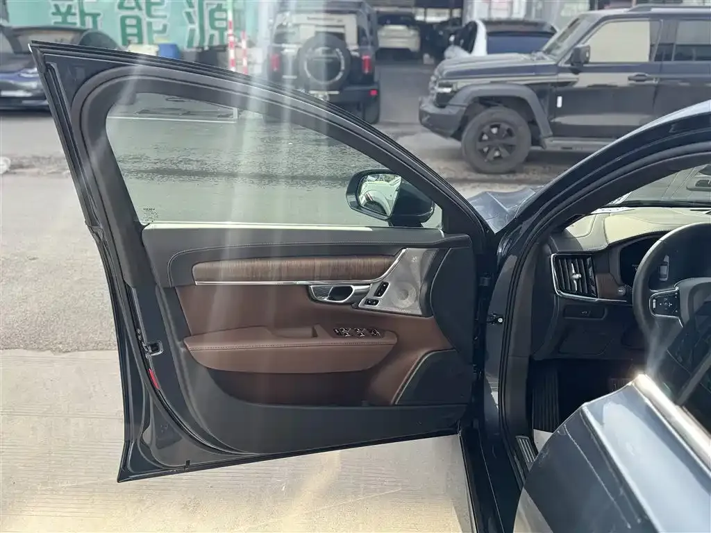Volvo S90 — фото 8
