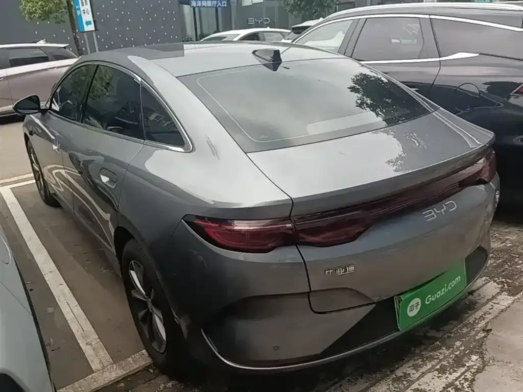 BYD Qin L — фото 9