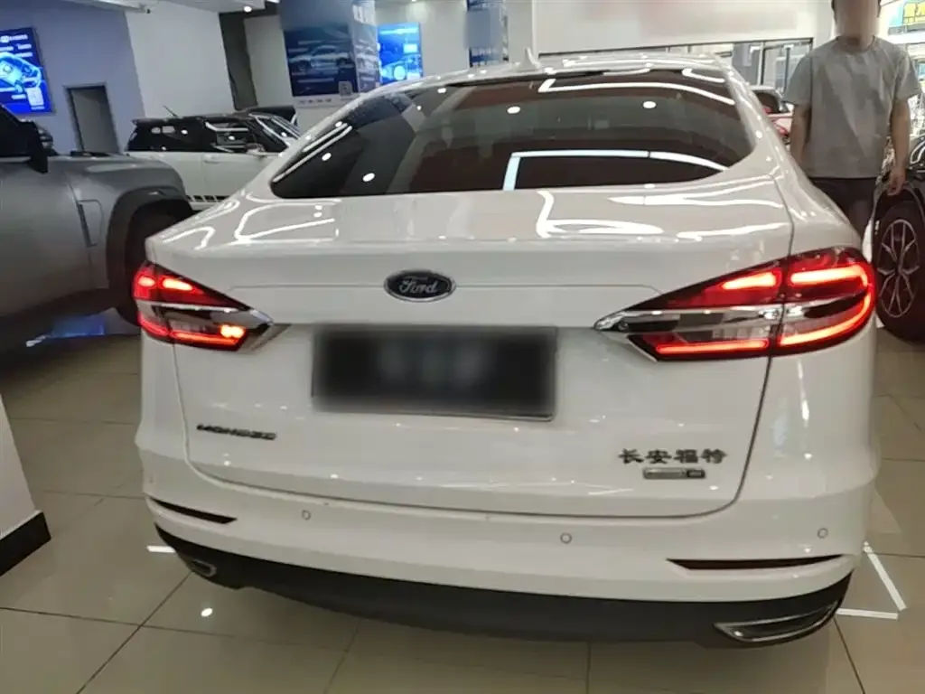 Ford Mondeo 2021 из CN, фото 3