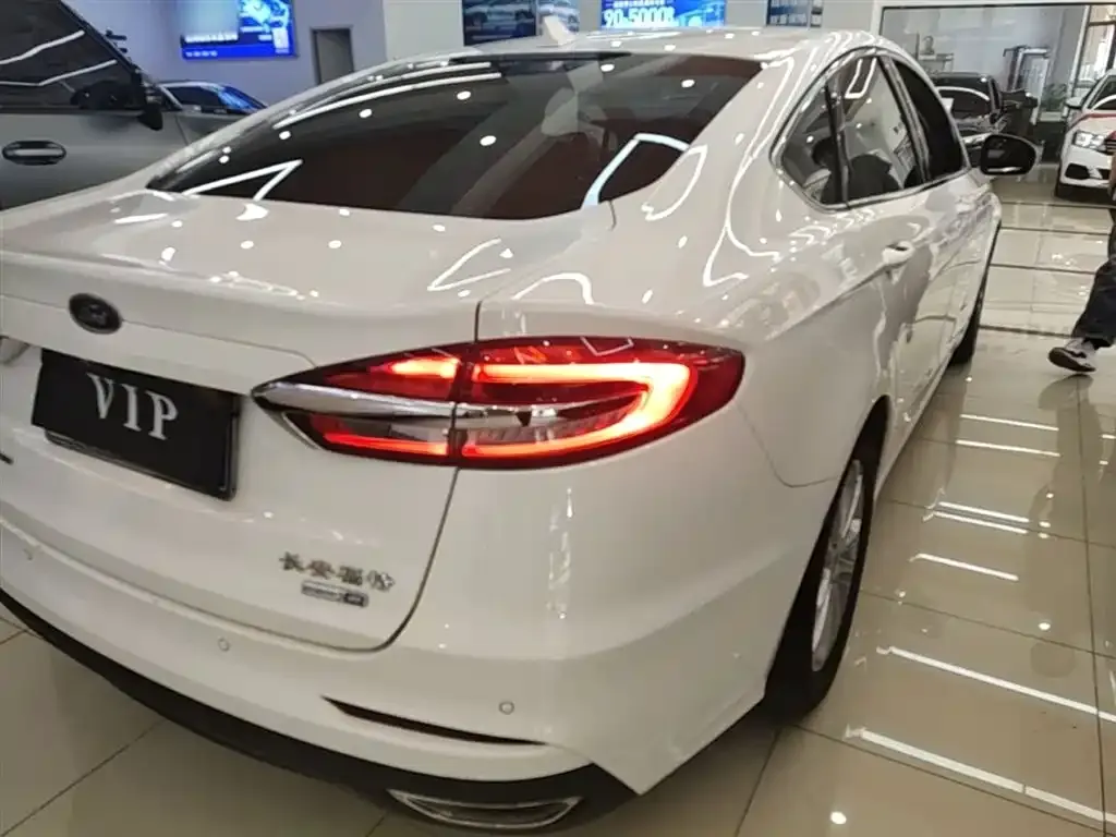 Ford Mondeo 2021 из CN, фото 2