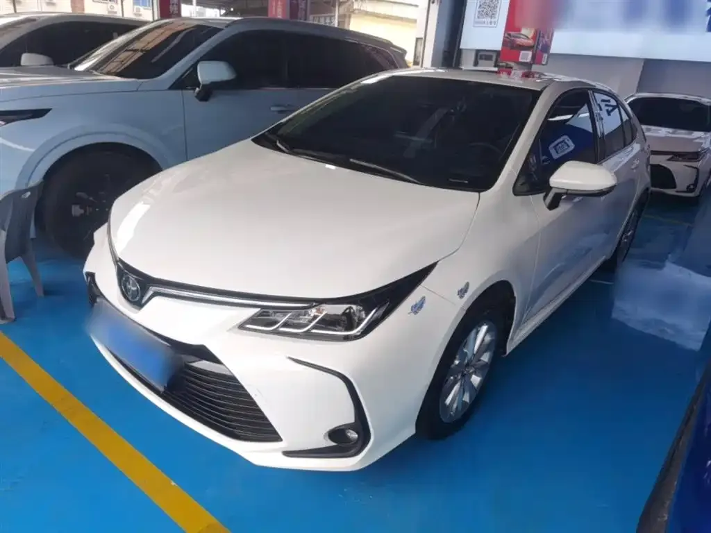 Toyota Corolla — фото 1