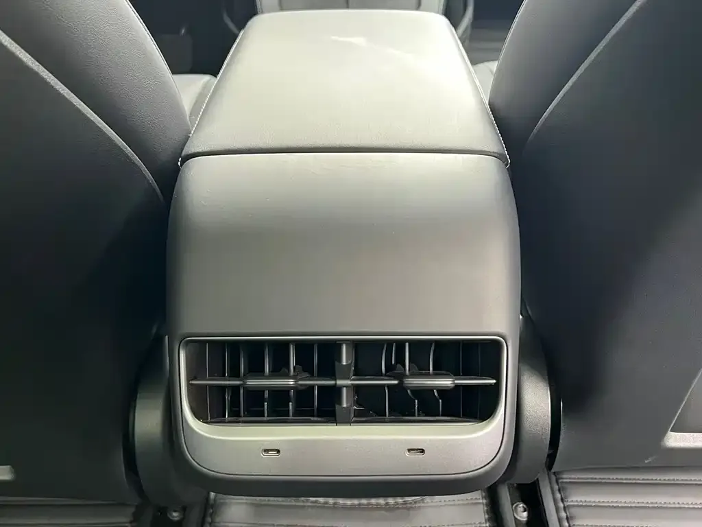 Tesla Model 3 — фото 3