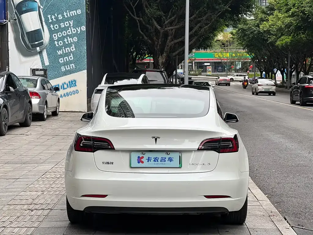Tesla Model 3 — фото 10