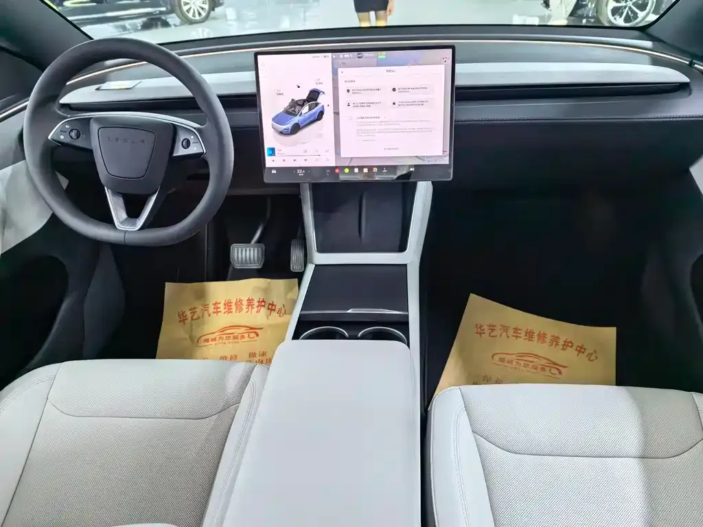 Tesla Model Y — фото 6