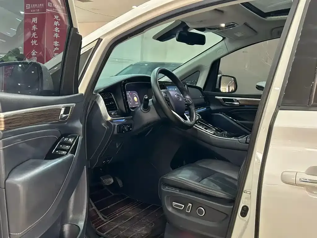 GAC Motor Trumpchi M8 — фото 2