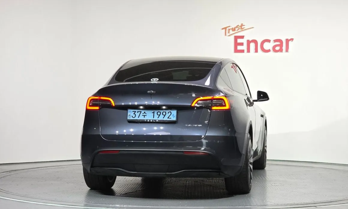Tesla Model Y — фото 4