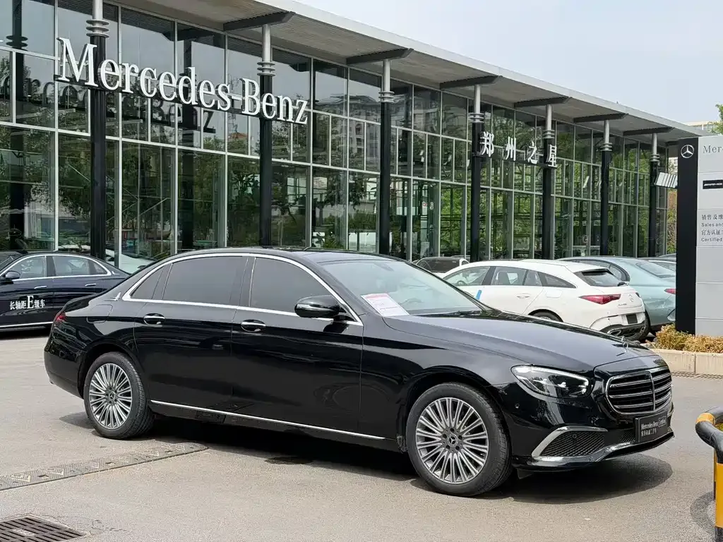 Mercedes-Benz E-Class — фото 4