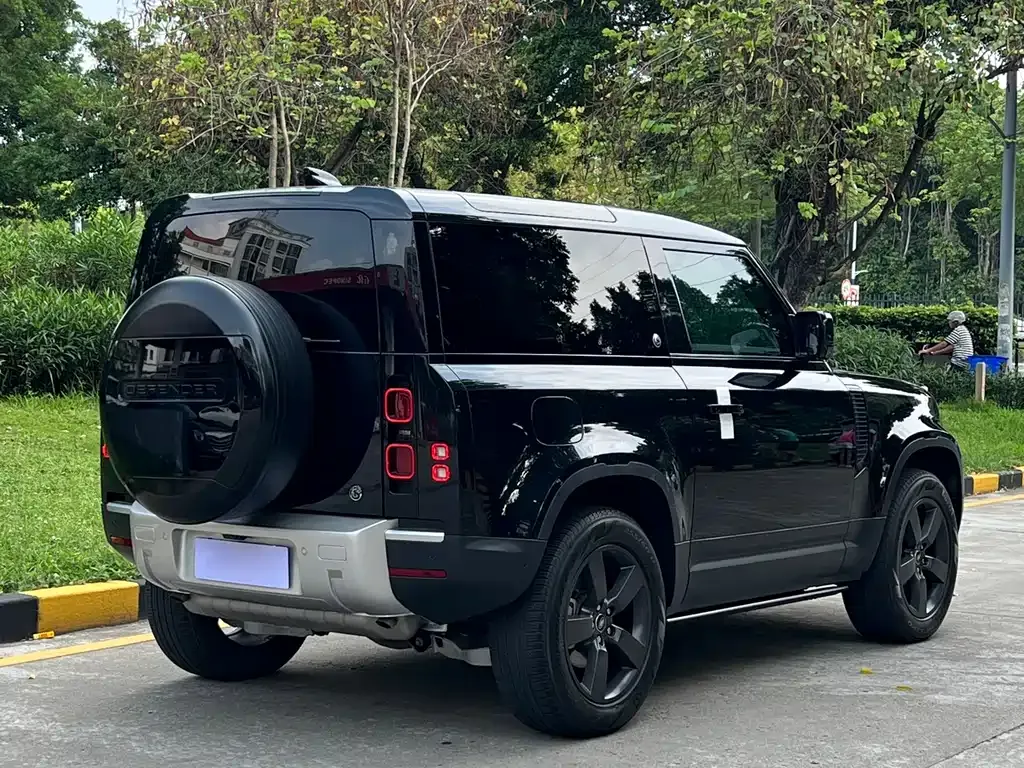 Land Rover Defender — фото 10