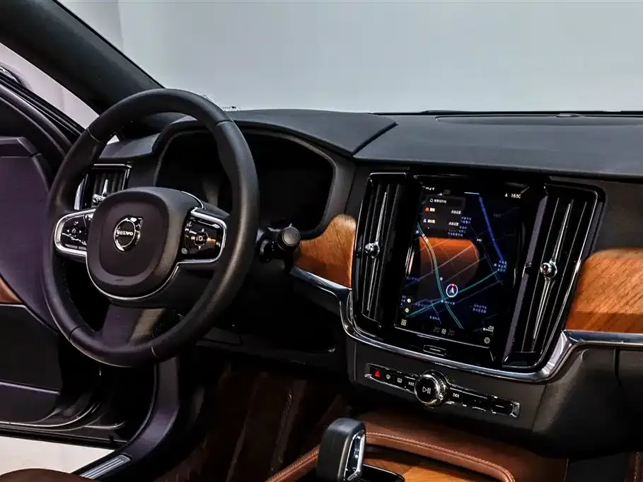 Volvo S90 — фото 8