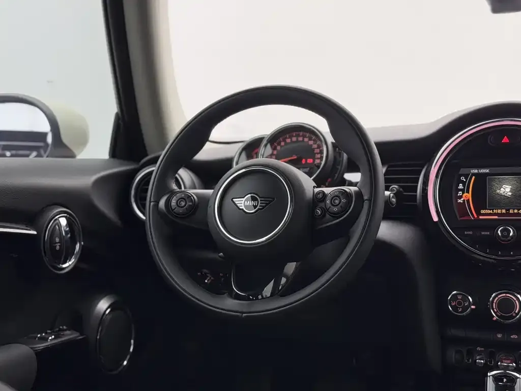 MINI Cooper (3-door) 2021 из CN, фото 3