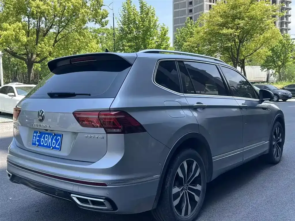 Volkswagen Tiguan L — фото 9
