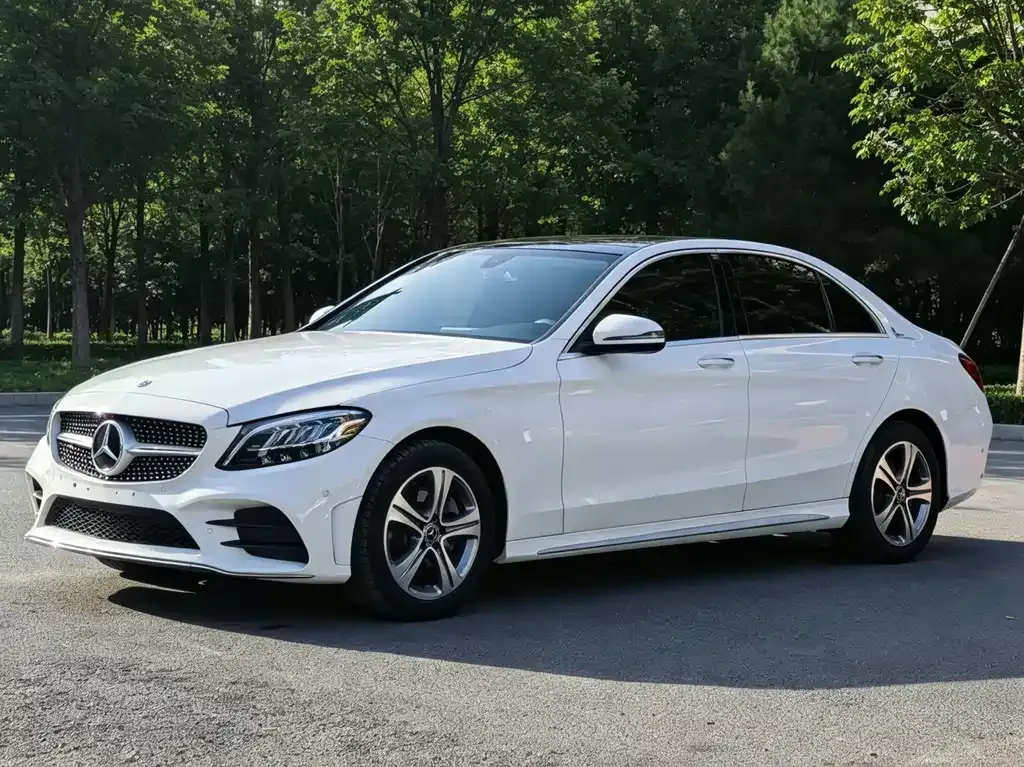 Mercedes-Benz C-Class — фото 1