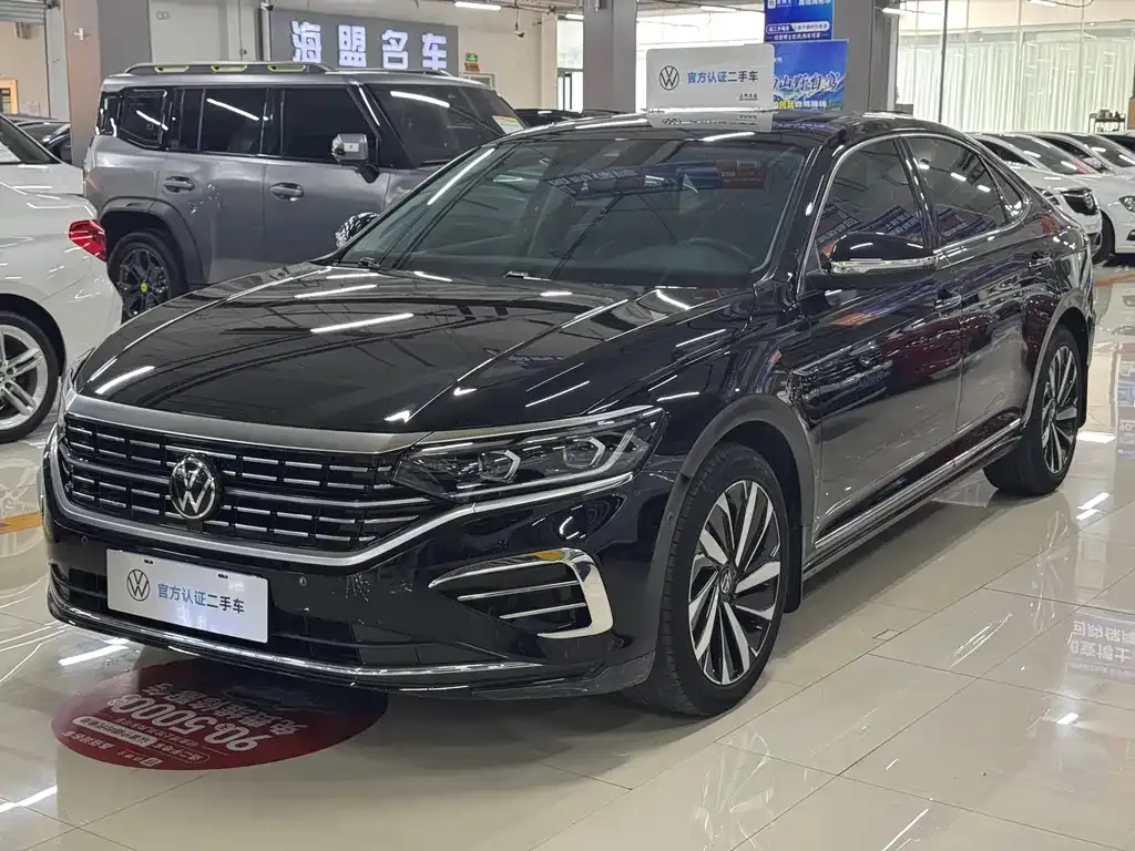 Volkswagen Passat — фото 1