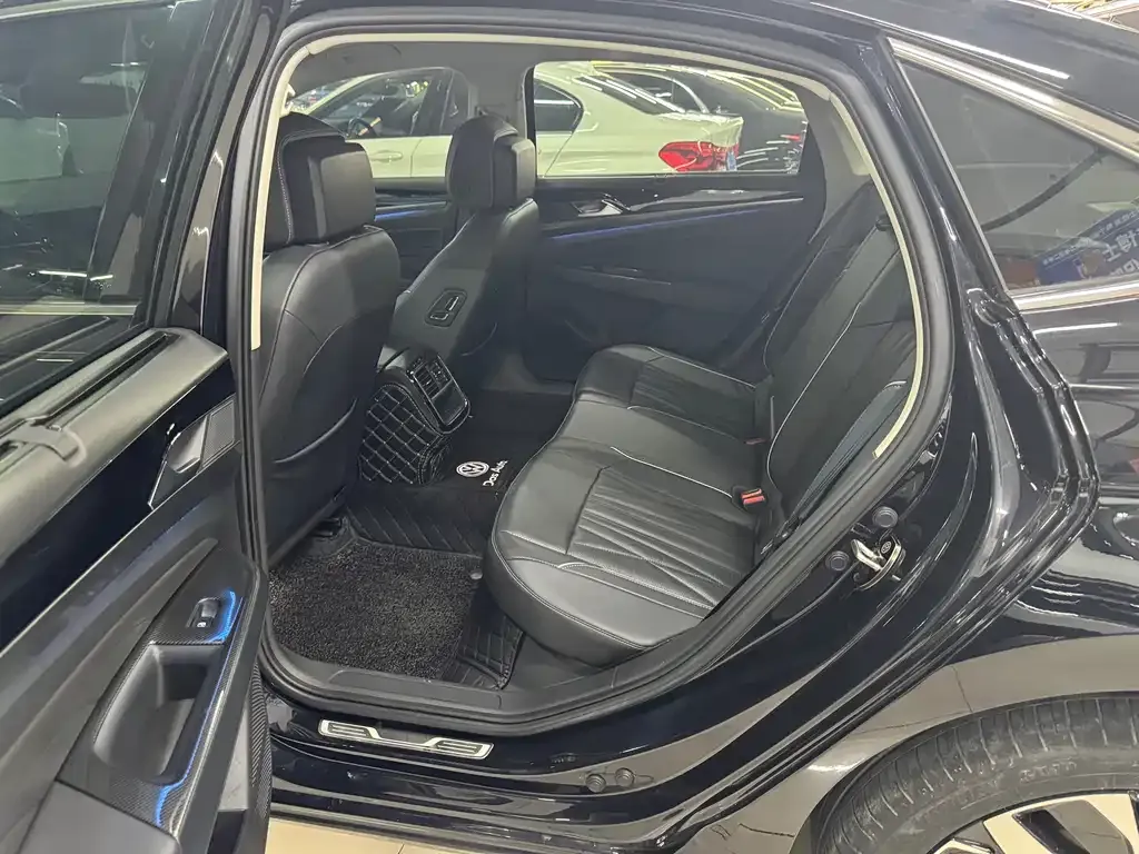 Volkswagen Passat — фото 5