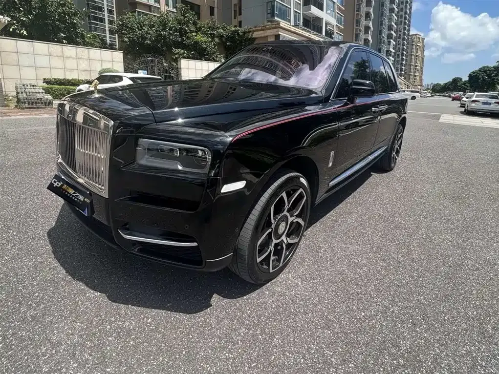 Rolls-Royce Cullinan — фото 1