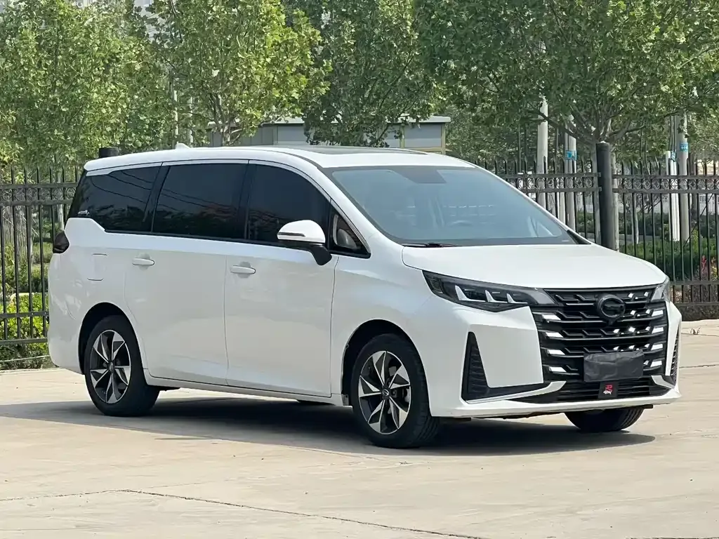 GAC Motor Trumpchi M6 — фото 1