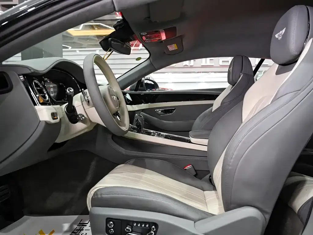 Bentley Continental PHEV 2026 из CN, фото 3