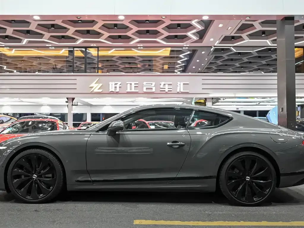 Bentley Continental PHEV 2026 из CN, фото 6