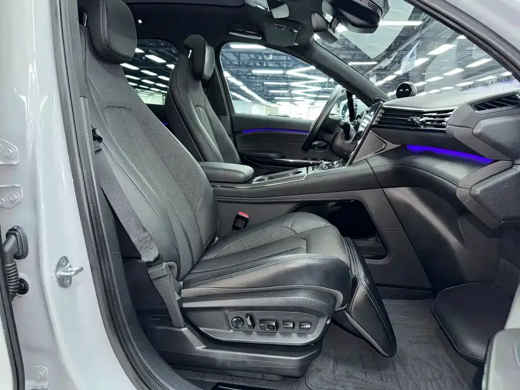 NIO EC6 — фото 10