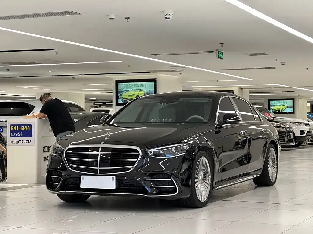 Mercedes-Benz S-Class — фото 1