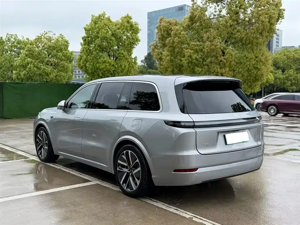 Li Auto L9 — фото 5