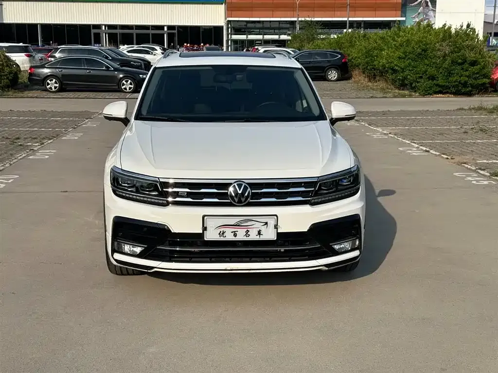 Volkswagen Tiguan L — фото 3