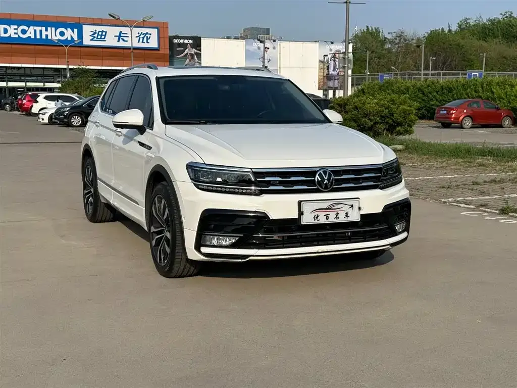Volkswagen Tiguan L — фото 4
