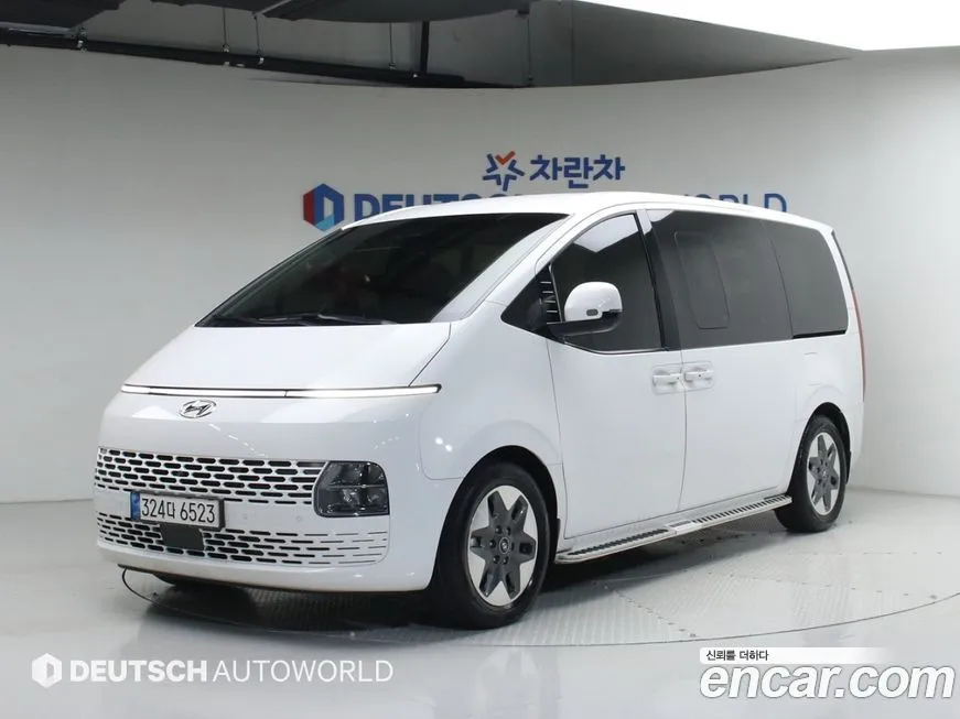 Hyundai Staria — фото 1