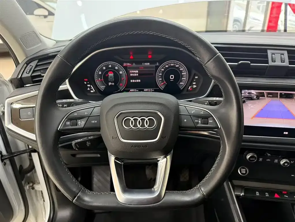 Audi Q3 — фото 10