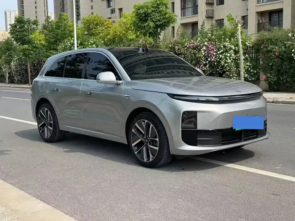 Li Auto L6