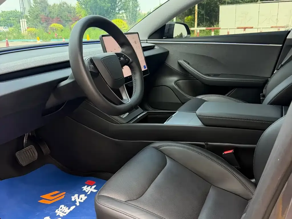 Tesla Model 3 — фото 2