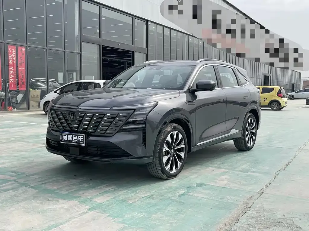 Changan CS75PLUS — фото 1
