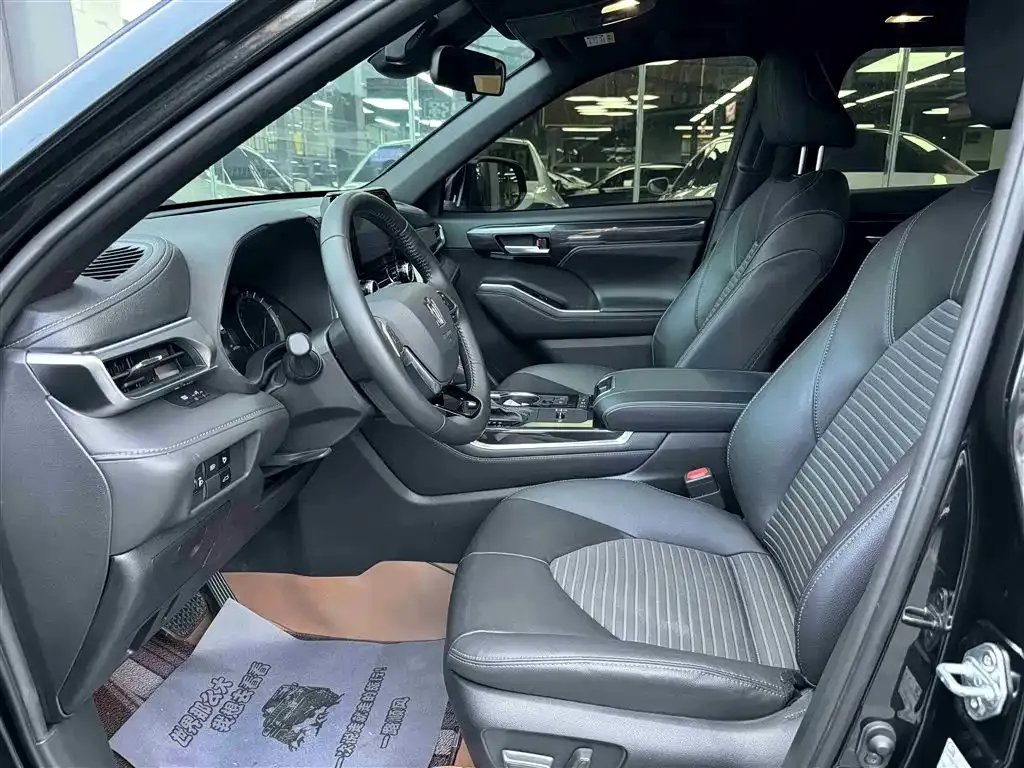 Toyota Crown Kluger 2023 из CN, фото 7