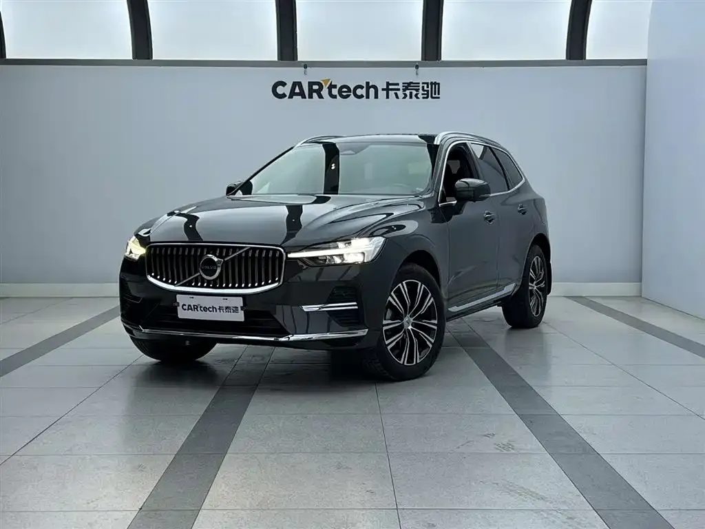 Volvo XC60 — фото 1