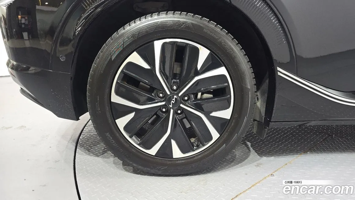 Kia EV6 2023 из KR, фото 8